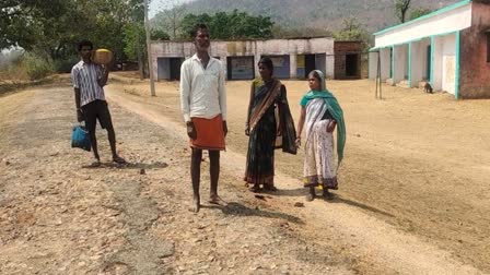 road in Dhaunra village