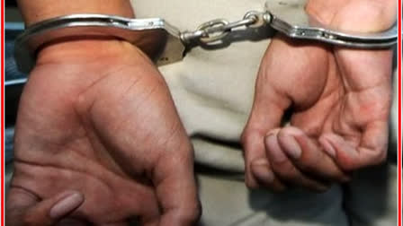 Mumbai Police arrest 2 foreigners