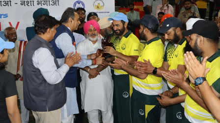 Barnala MLA Meet Hare shines in the cricket match between Punjab and Haryana MLAs