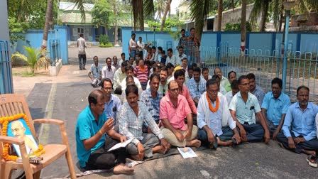 cooperative society workers protest