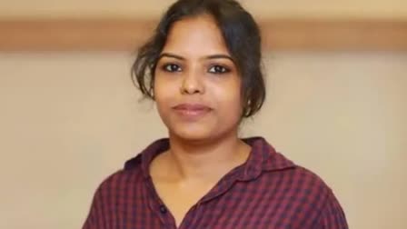 nayana soorya postmortem report  nayana soorya death investigation  nayana soorya  nayana soorya death case updation  mistake found in postmortem report nayana soorya  നയന സൂര്യ  നയന സൂര്യ മരണം  നയന സൂര്യ പോസ്റ്റുമോർട്ടം റിപ്പോർട്ട്  നയന സൂര്യന്‍ പോസ്റ്റുമോർട്ടം റിപ്പോർട്ടിൽ പിഴവ്  ഡോ ശശികല  സംവിധായിക നയന സൂര്യ  നയന സൂര്യ കേസ് അന്വേഷണം  നയന സൂര്യ മരണ കാരണം  മെഡിക്കൽ ബോർഡ്  നയന