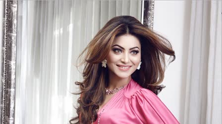 ഉർവശി റൗട്ടേല  urvashi rautela defamation notice to umair sandhu  umair sandhu  urvashi rautela  ഉമൈർ സന്ധു  ഉമൈർ സന്ധുവിനെതിരെ ഉർവശി റൗട്ടേല  റിഷഭ് പന്ത്  ഉമൈർ സന്ധുവിന് വക്കീൽ നോട്ടീസ് അയച്ച് ഉർവശി  അഖിൽ അക്കിനേനി  AkhilAkkineni