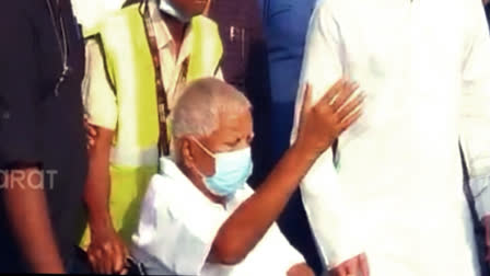 RJD chief Lalu Prasad Yadav coming out of Patna airport