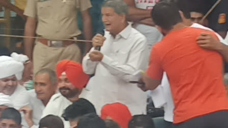 NAVJOT SIDHU AND HARISH RAWAT REACHED JANTAR MANTAR TO SUPPORT WRESTLERS