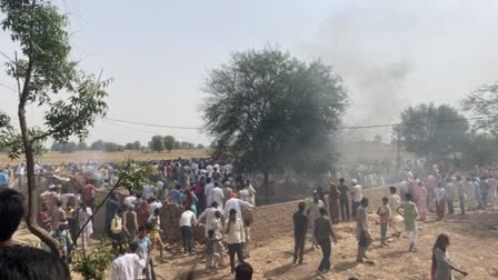 MiG 21 aircraft  aircraft of IAF crashes in Hanumangarh Rajasthan  fighter aircraft of IAF crashes in Hanumangarh  MiG21 aircraft crashes  യുദ്ധവിമാനം തകര്‍ന്നു വീണു  രാജസ്ഥാനിലെ ഹനുമാൻഗഢിന് സമീപം ദാബ്ലി മേഖല  യുദ്ധവിമാനം  മിഗ് 21