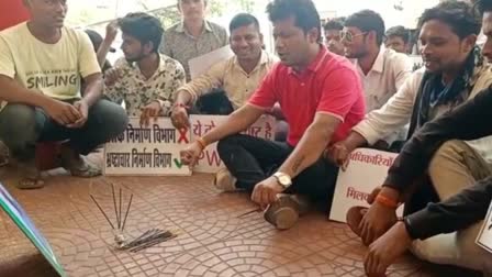 protest by lighting incense sticks