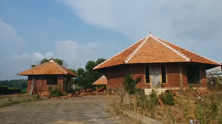 beach resort  kasargod harbour beach resort ruined  kasargod harbour beach resort  harbour beach resort ruined  kasargod resort  ഹാർബർ ബീച്ച് റിസോർട്ട്  ഹാർബർ ബീച്ച് റിസോർട്ട് ഉപേക്ഷിച്ച് സർക്കാർ  റിസോർട്ട് നശിക്കുന്നു  സർക്കാർ റിസോർട്ട് കാസർകോട്  ടൂറിസം വകുപ്പ് റിസോർട്ട്  റിസോർട്ട് കാസർകോട്  ഹാർബർ ബിച്ച് സർക്കാർ റിസോർട്ട്  ബീച്ച് റിസോർട്ട്