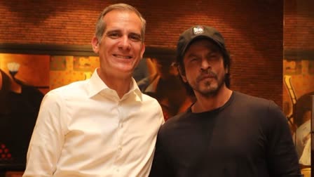 Shah Rukh Khan with US Ambassador Eric Garcetti