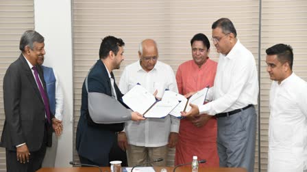 Gujarat Govt Mou : સરકારે ડીસીટીએલ સાથે એમઓયુ કર્યાં, પેટ્રોકેમિકલ્સ ઇન્ટરમિડીએટમાં ત્રણ પ્રોજેક્ટ માટે 5000 કરોડનું રોકાણ