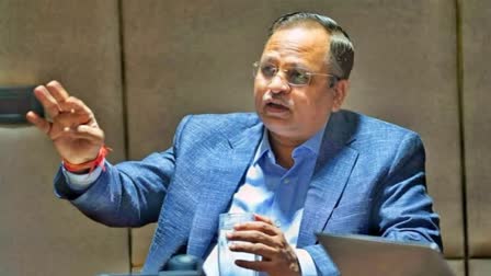 aap satyendar jain hospitalised  aap satyendar jain hospitalised tihar jail  satyendar jain  satyendar jain fall in tihar jail bathroom  സത്യേന്ദർ ജെയിൻ  സത്യേന്ദർ ജെയിന്‍റെ നില ഗുരുതരം  തിഹാർ ജയിൽ  തിഹാർ ജയിലിൽ വീണ് സത്യേന്ദർ ജെയിൻ  സത്യേന്ദർ ജെയിന്‍റെ ആരോഗ്യനില  സത്യേന്ദർ ജെയിൻ തലകറങ്ങി വീണു