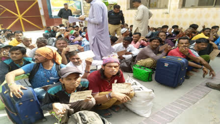 Pakistan releases 200 Indian fishermen