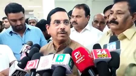 pralhad-joshi-reaction-on-congress-guarantees