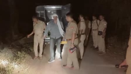 शार्पशूटर कवि से पुलिस ने बरामद की पिस्टल और लाइसेंसी बंदूक