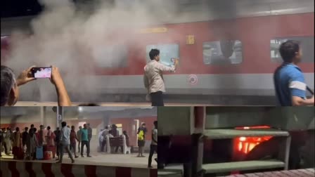 fire in durg puri express train