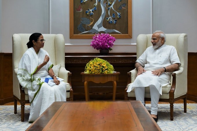 Mamata banerjee Meets narendra modi at Delhi