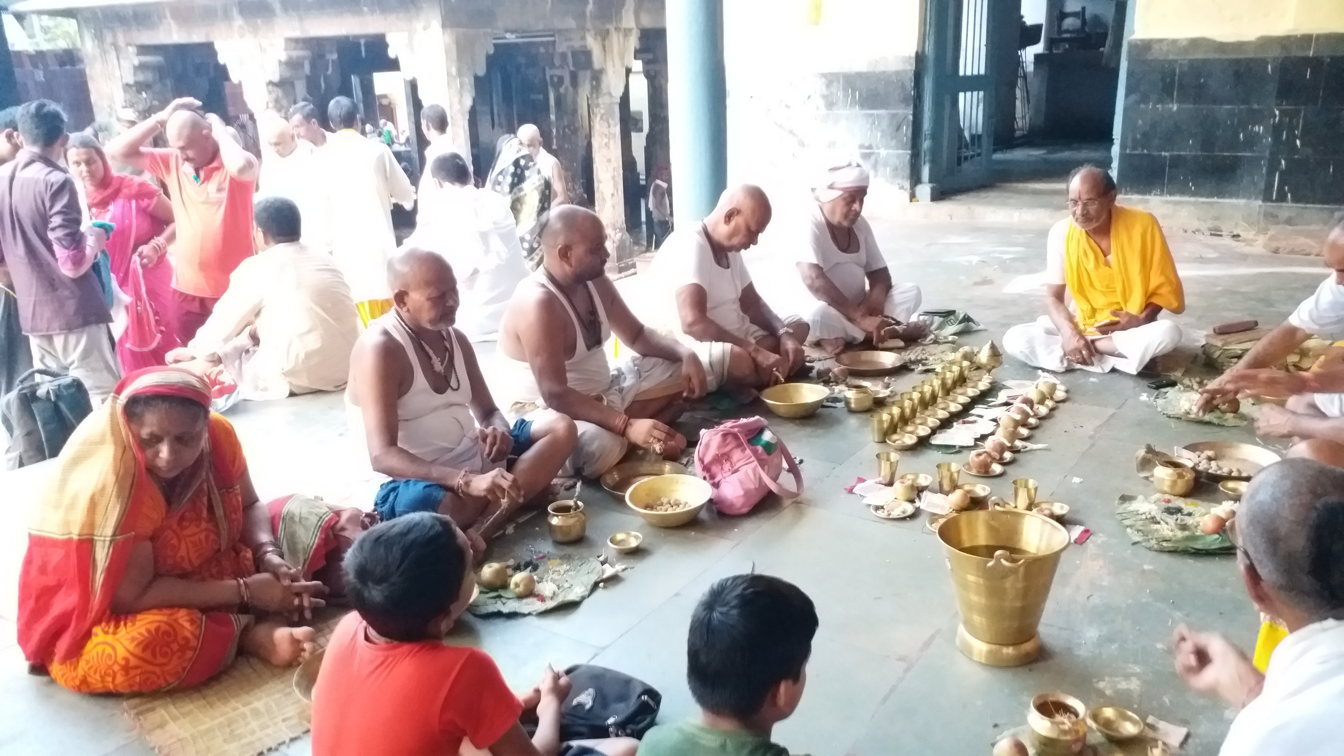 eighth day of Pinddaan, Vishnupad Temple, जयपुर लेटेस्ट न्यूज, विष्णुपद स्थित 16 वेदियों  jaipur news, gaya ji pooja news