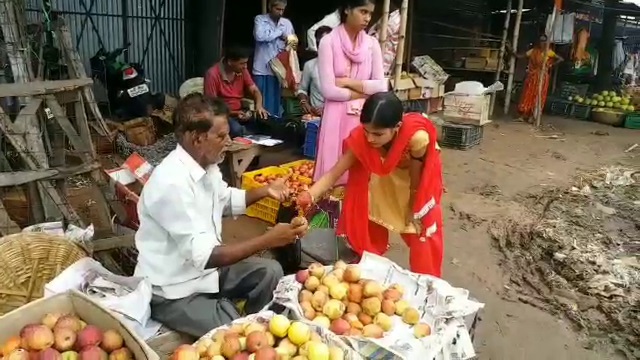 Apple prices fall in Nalanda market