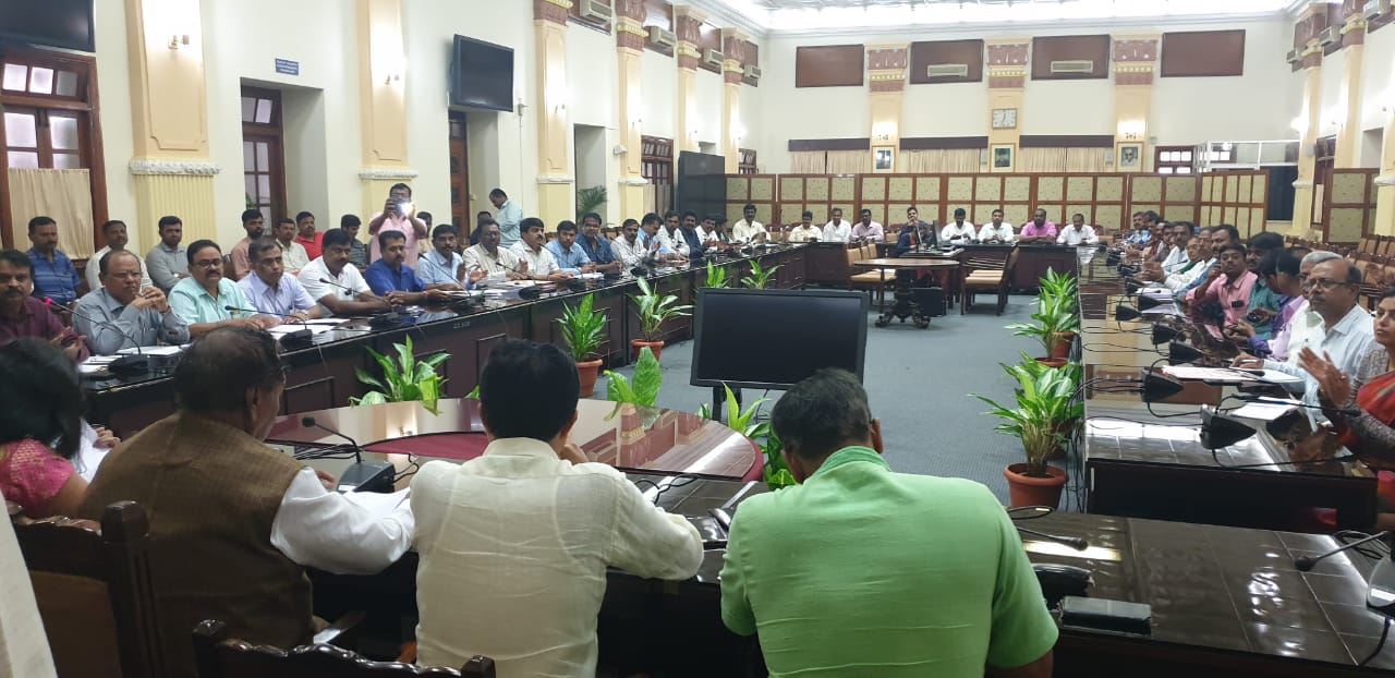 ks eshwarappa meeting with rural development department officer