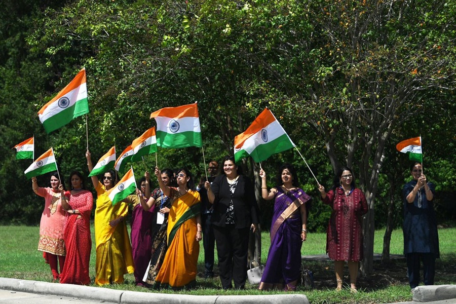 மோடியை வரவேற்கும் அமெரிக்க வாழ் இந்தியர்கள், houston indians