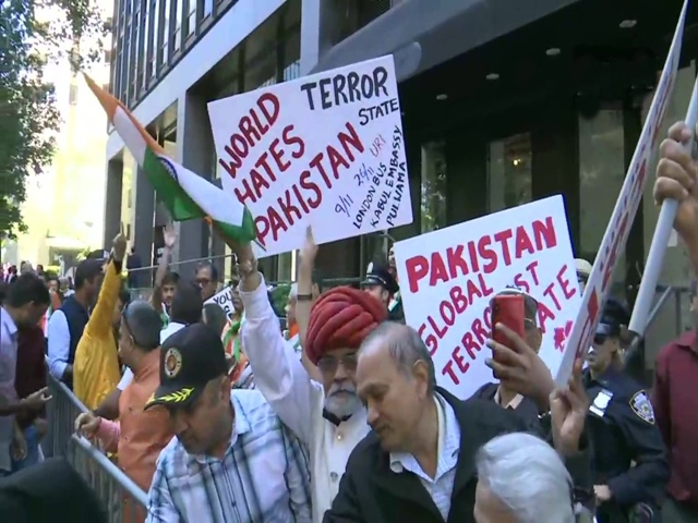 Crowd outside UN headquarters