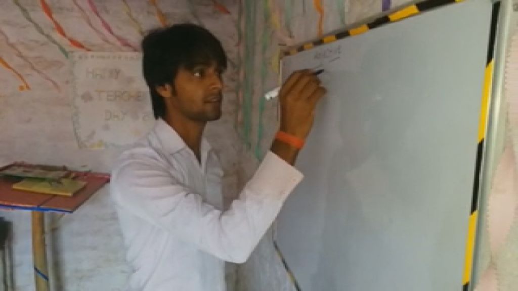 Indrajit Kumar of gopalganj gives free education