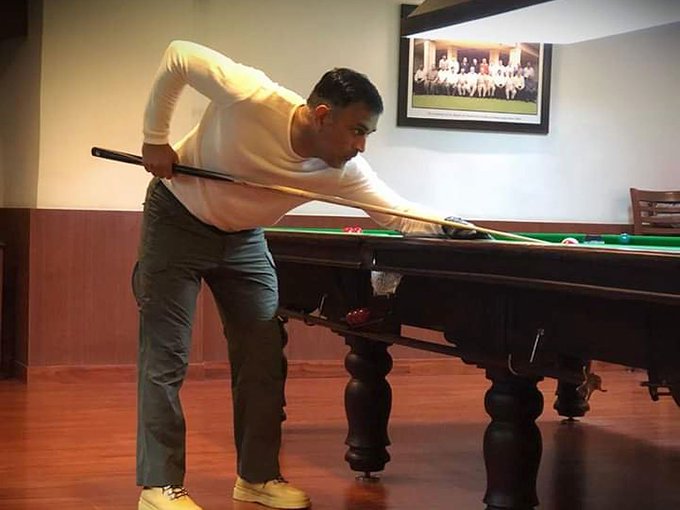 former indian captain ms dhoni play billiards in jsca