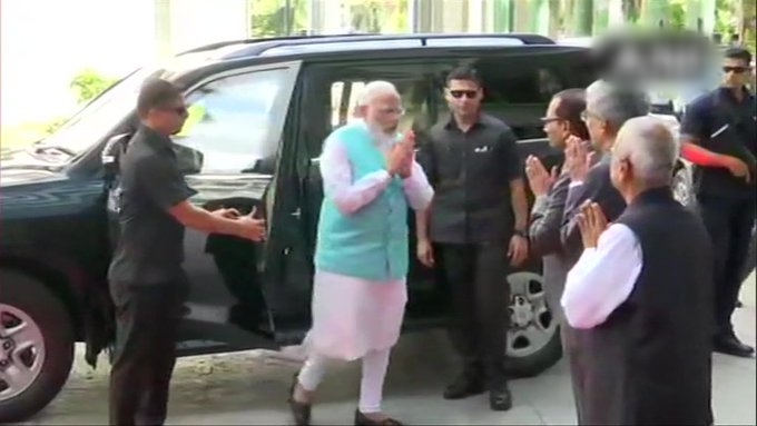 Modi arrives at IIT-Madras