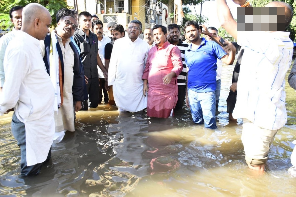 Union Minister & Patna Sahib MP Ravi Shankar Prasad visited flood-affected areas in Bihar.