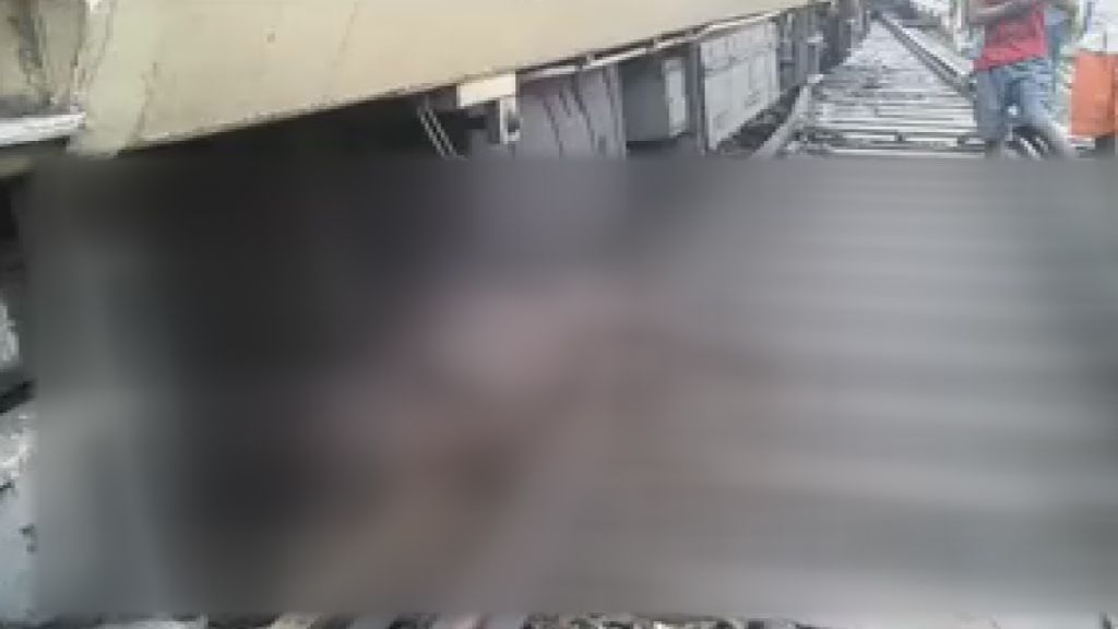 train derail in lakhisarai