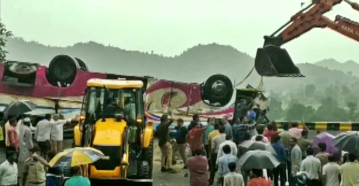 Gujarat banaskantha bus accident