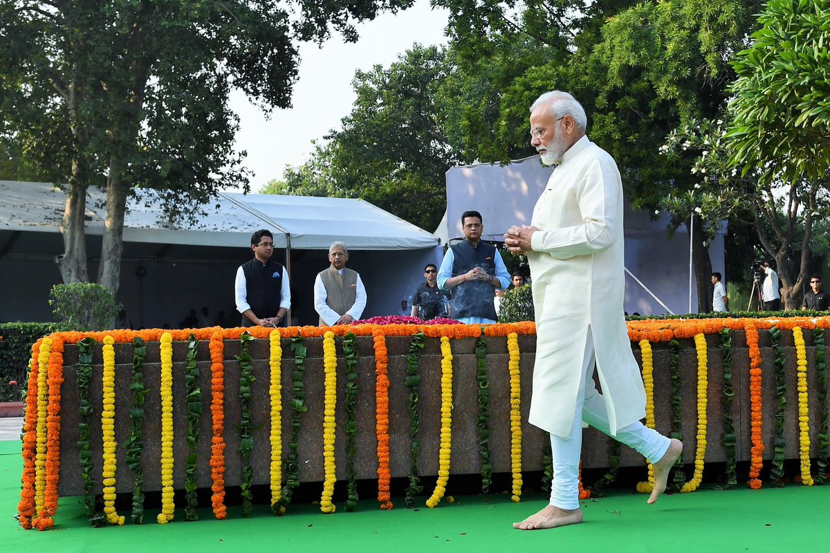 Prime Minister Narendra Modi pays tribute to Former Prime Minister Lal Bahadur Shastri