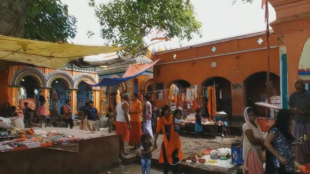 मंदिर परिसर