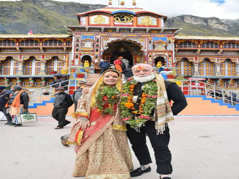 australian-couple-married-in-badrinath