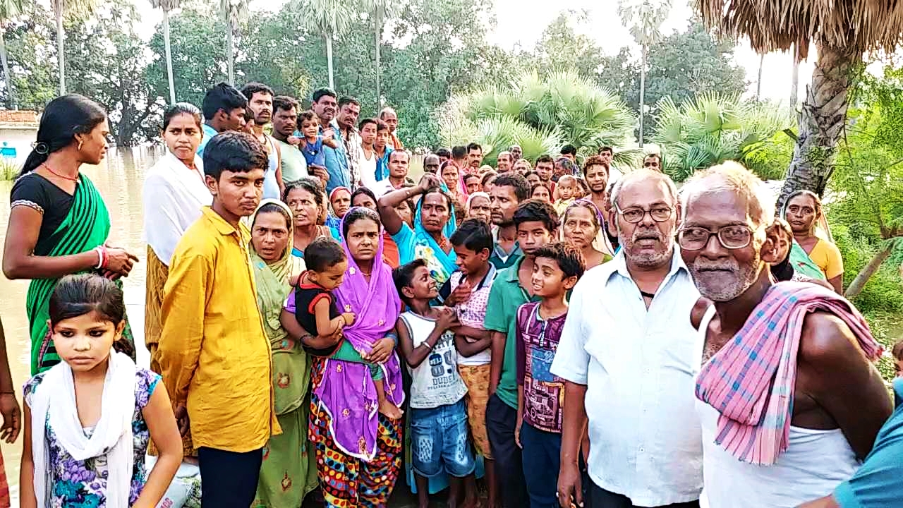 villagers of bakpur village are in threat of flood