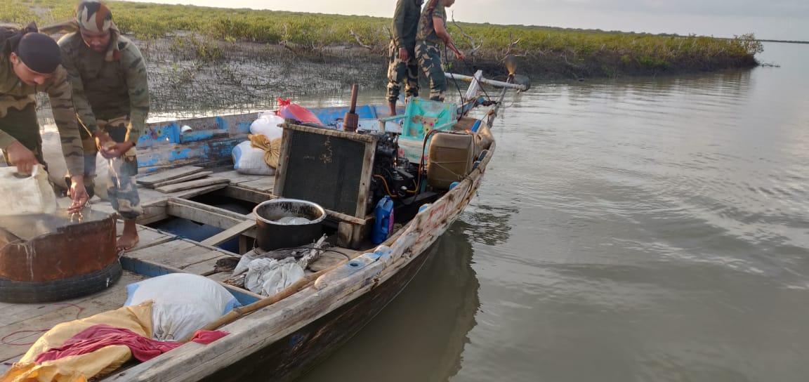 BSF seizes two Pak fishing boats abandoned near Kutch