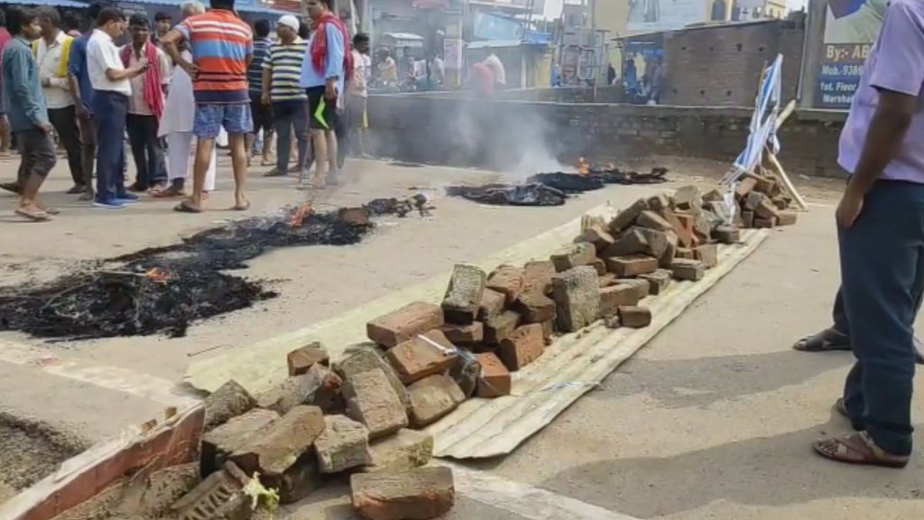 flood victim protested in danapur