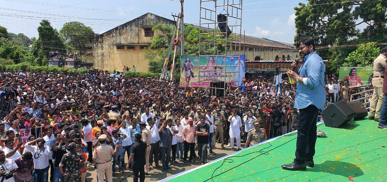 chiru inaugurate the svr statue