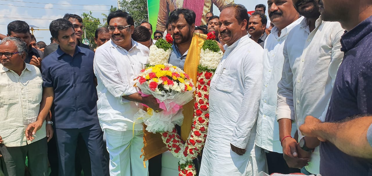 chiru inaugurate the svr statue