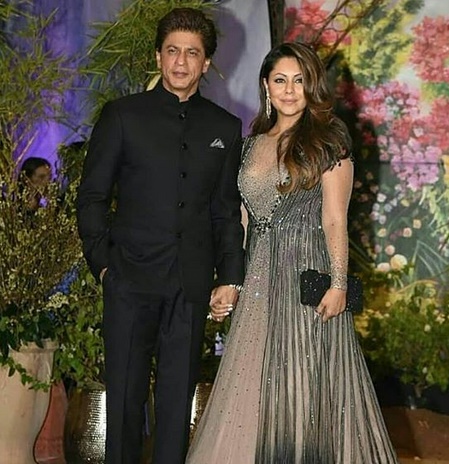 Gouri khan birthday story, read love story of srk with her