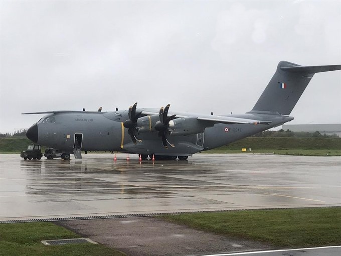 Rajnath lands in Mérignac