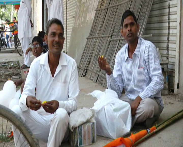 Loot of food after chief minister rally in sohna gurugram