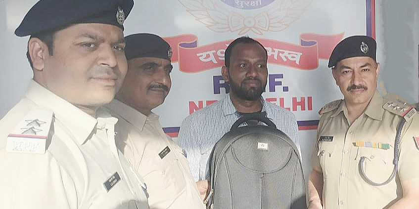 rpf displays honesty work on new delhi railway station