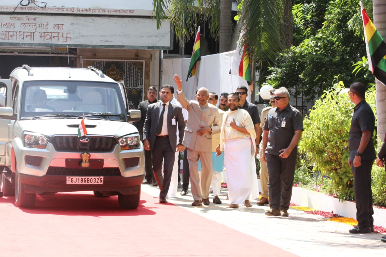 President Kovind Jain visits Center for Aaradh