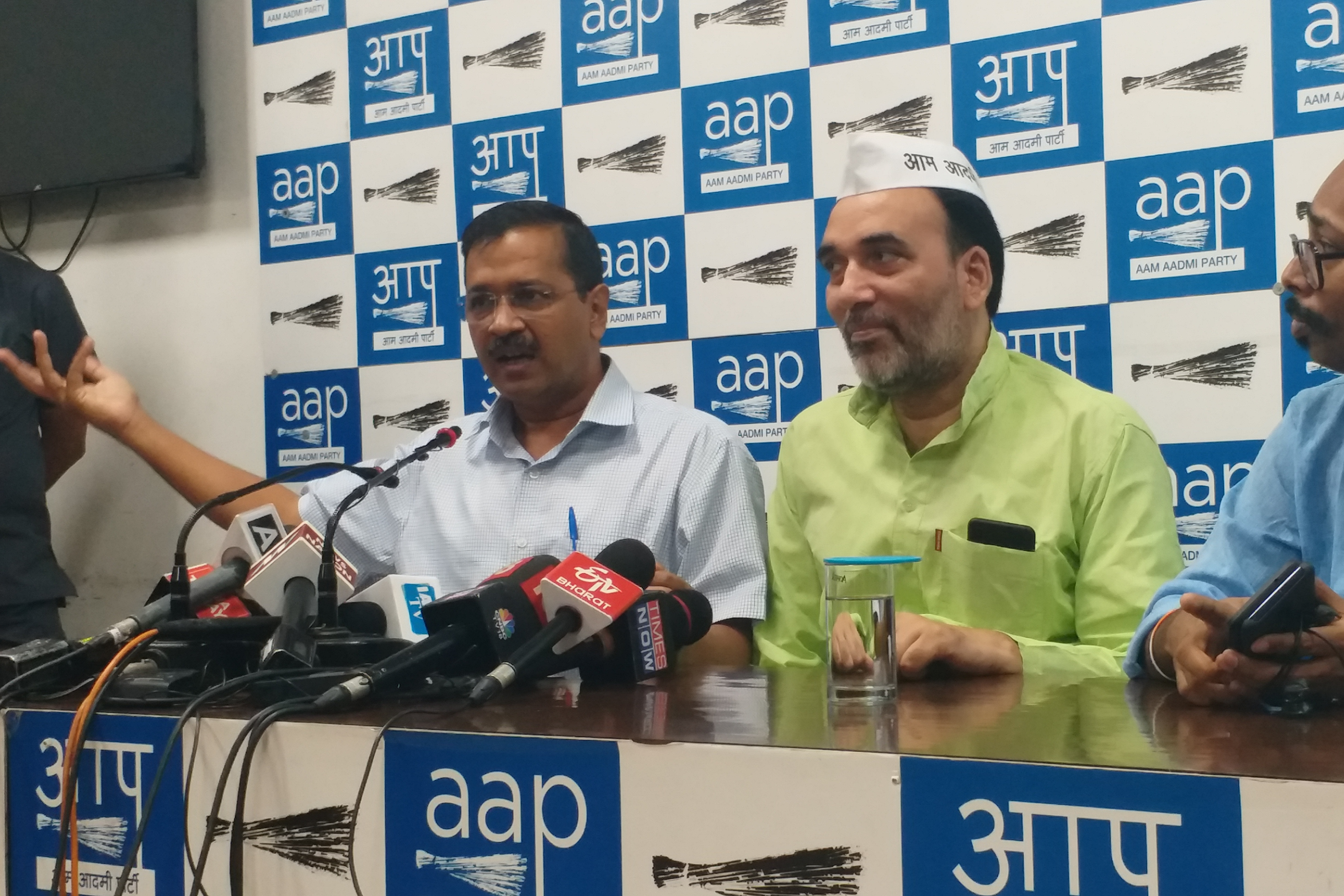 Arvind Kejriwal questions arise on SAFAR data for pollution in delhi