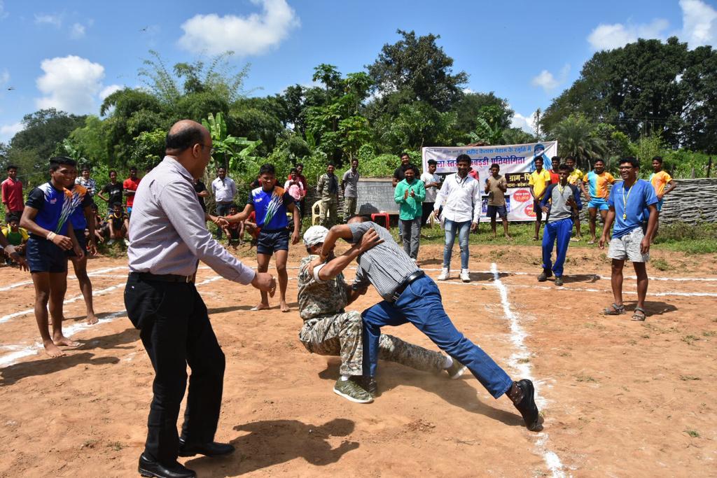 naxalites surrender in dantewada