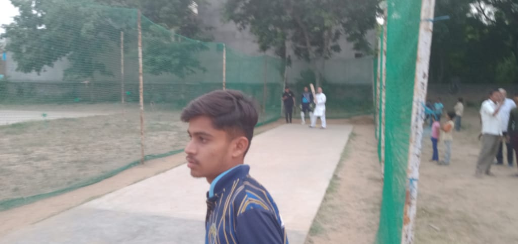 Rahul was seen playing cricket with kids