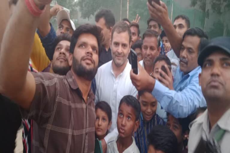 Locals were also seen clicking selfies with Rahul