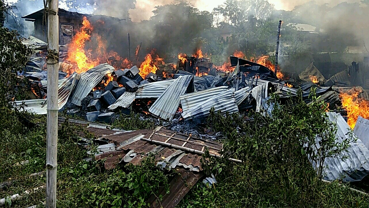 FIRE AT MARIANI, 3 HOUSES GUTTED