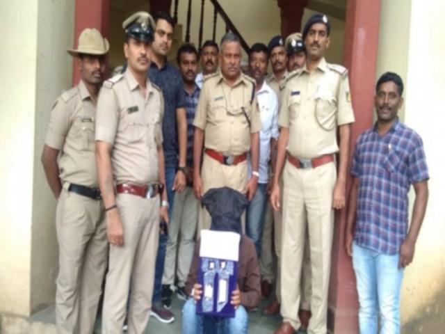 Arrest of the accused for robbing 1 kg of gold in bangalore