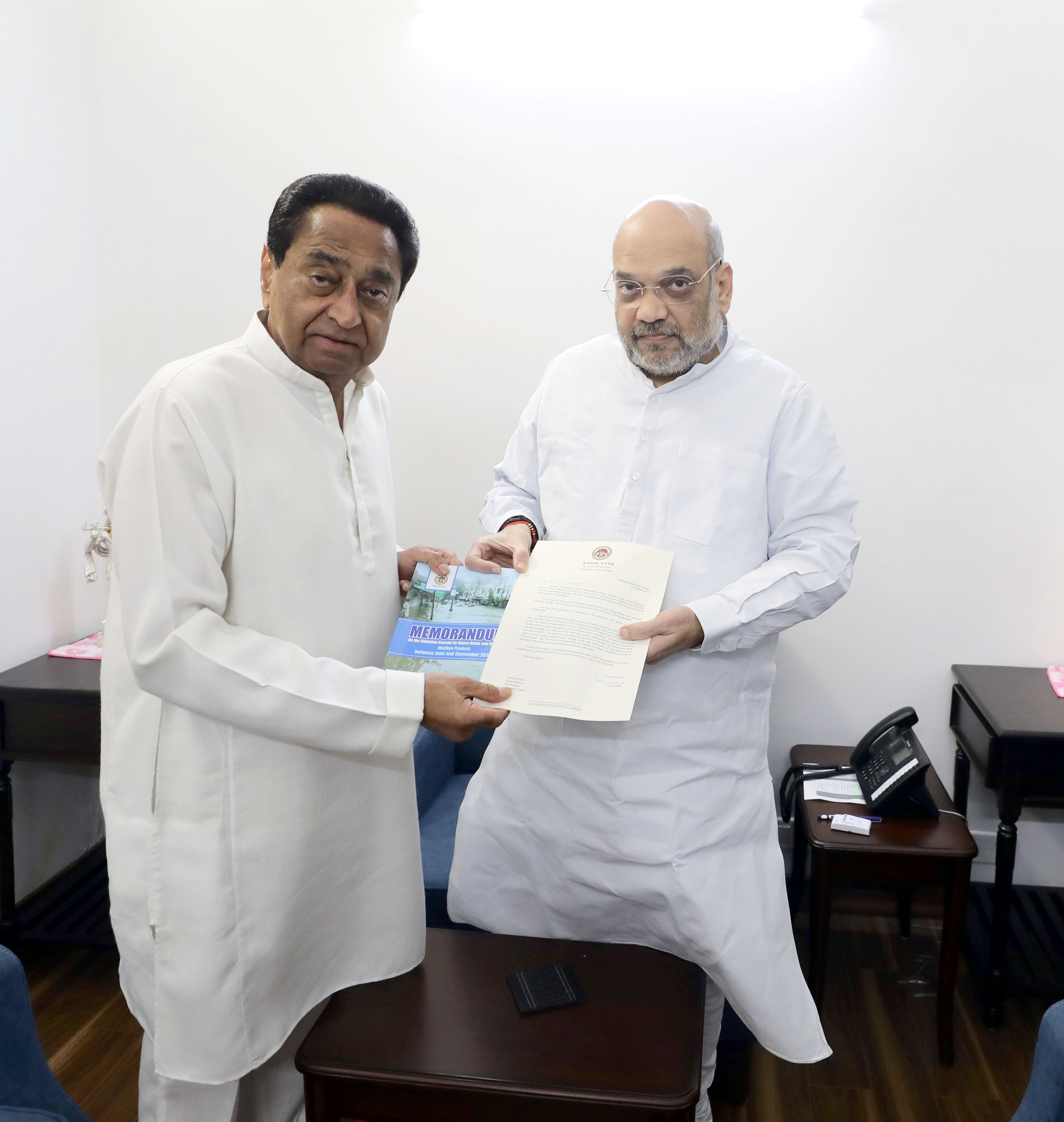 chief-minister-kamal-nath-met-home-minister-amit-shah-in-bhopal